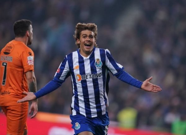 British media: Arsenal, Manchester City, Manchester United is interested in Porto star Mora, with a termination fee of 70 million euros