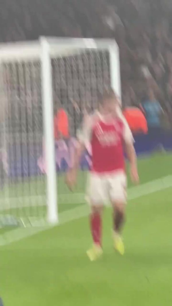 What a great atmosphere! Saliba continued to encourage Yockeres and pushed him to do his signature celebrations